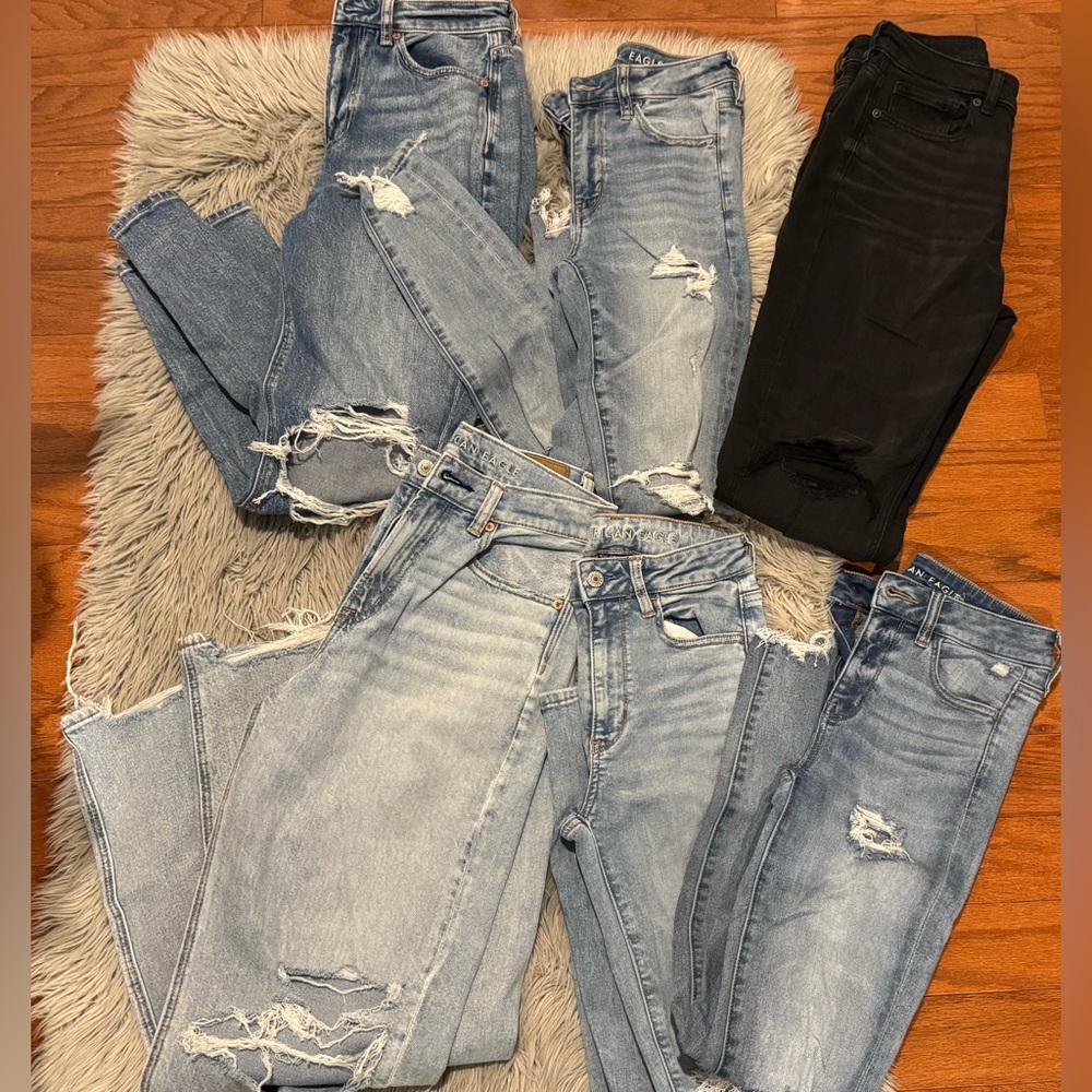 Lot of American eagle jeans